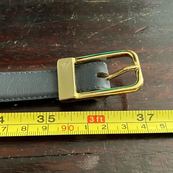 Liz Claiborne gray smooth leather belt with gold tone logo buckle - Picture 3 of 7